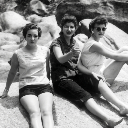 Barbara Haynes, Peggy Chaney, Loretta Chaney